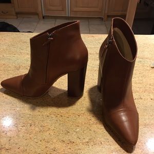 Pour La Victoire brown leather heeled booties